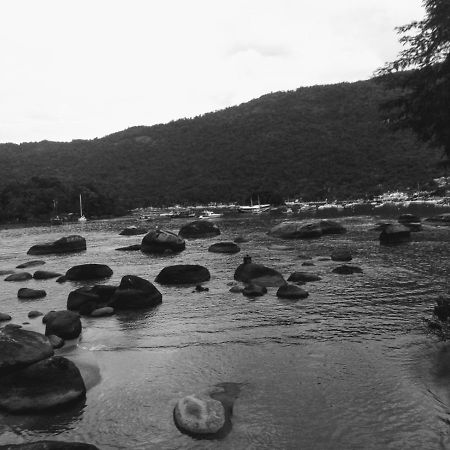 Pousada Arrastao Da Ilha Vila do Abraao ภายนอก รูปภาพ